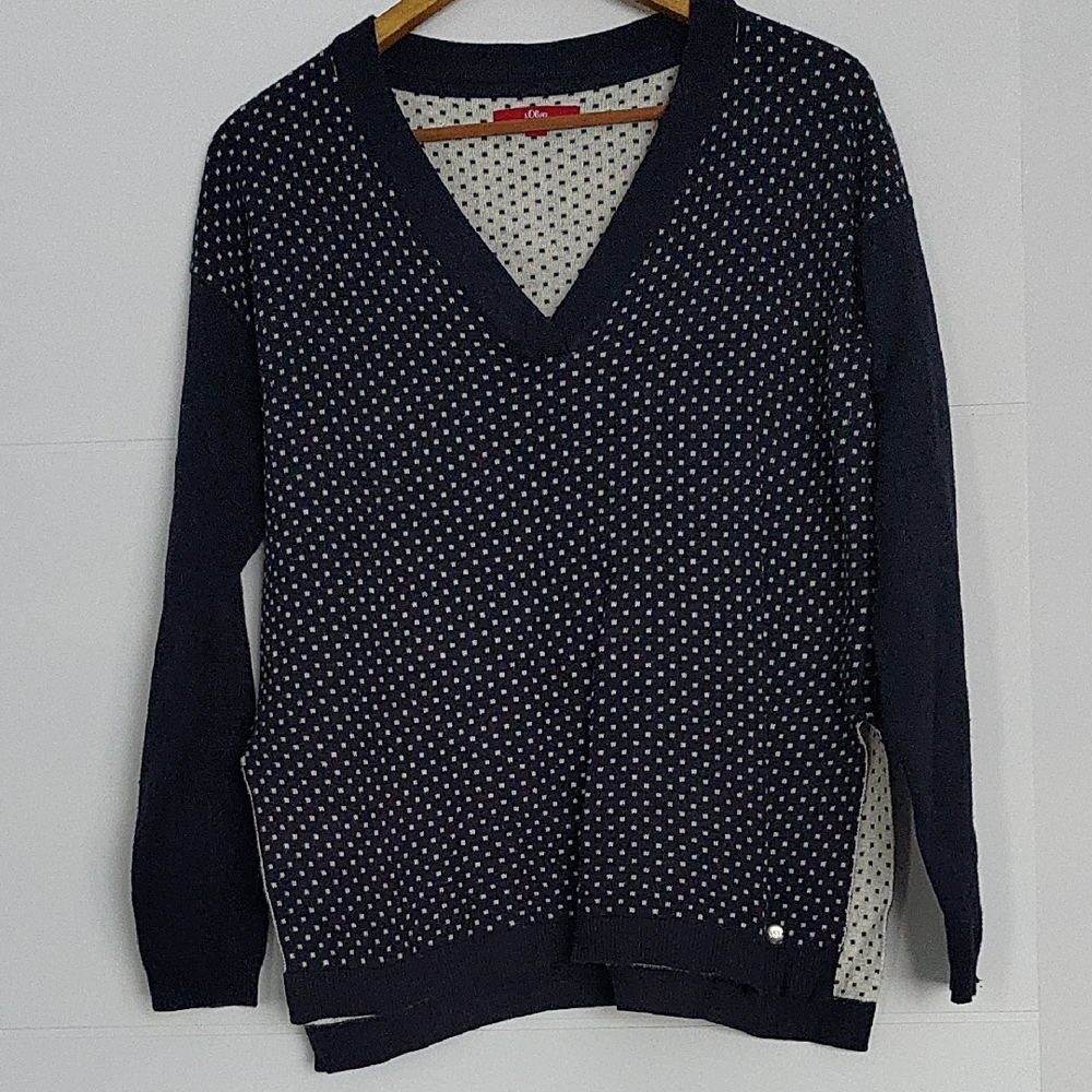 Elegant Navy V-Neck Sweater with Polka Dots